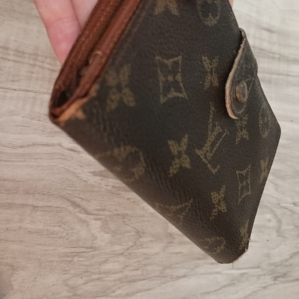 Authentic LOUIS VUITTON Vienois Wallet Kiss Lock Brown - Picture 5 of 16